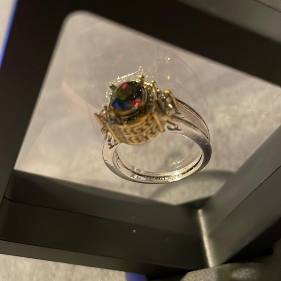 Beautiful Oval Cut sz 8 Tanzanite Ring 2 Tone w/Rhinestones!!! - Picture 5 of 15